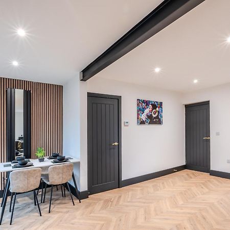 Modern 3Br Home - Private Parking - Tv In Every Bedroom Swansea Exterior foto