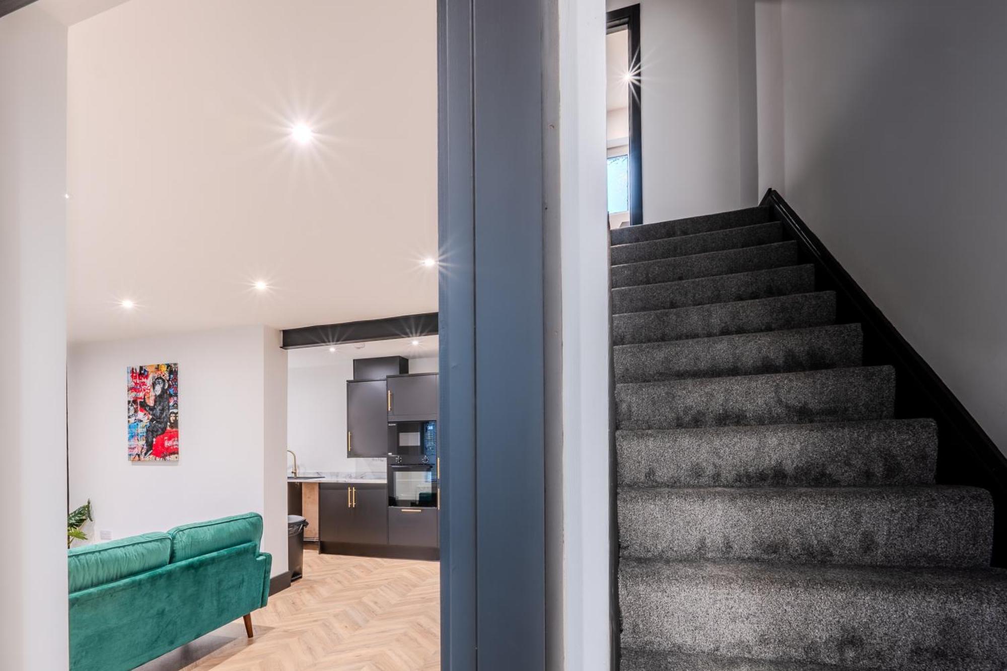 Modern 3Br Home - Private Parking - Tv In Every Bedroom Swansea Exterior foto